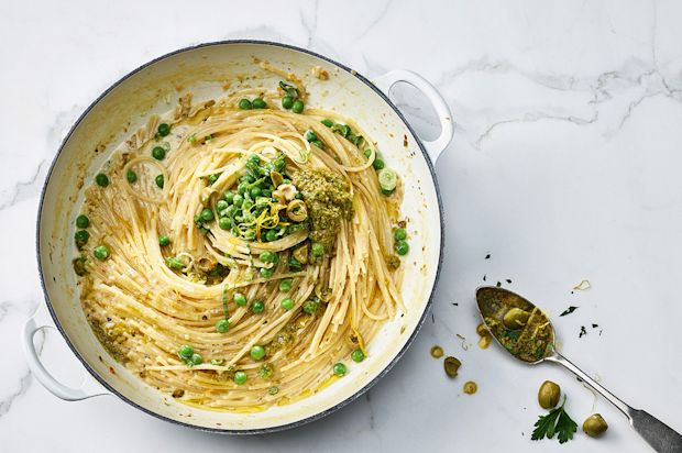 Zitronen-Spaghetti mit Olivenpesto