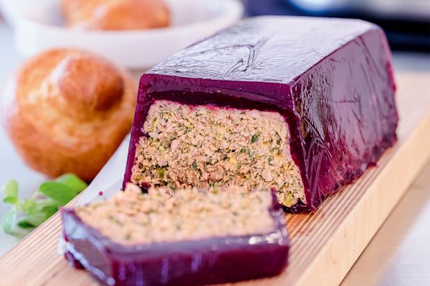 Kalbfleischterrine mit Portweingelee