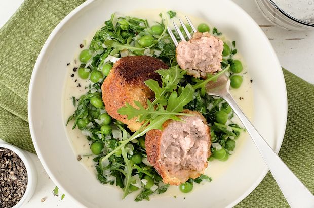 Brätburger mit Erbsen-Rucola-Gemüse