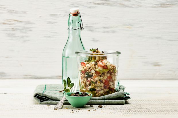 Buchweizensalat mit Melone, Tomaten und Minze