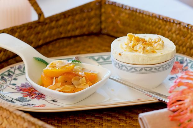 Mandelparfait mit gebackenen Aprikosen