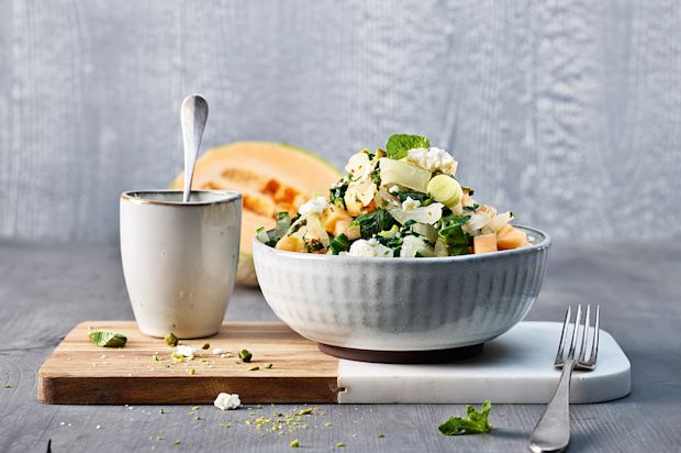 Melonen-Krautstiel-Salat mit Chilidressing