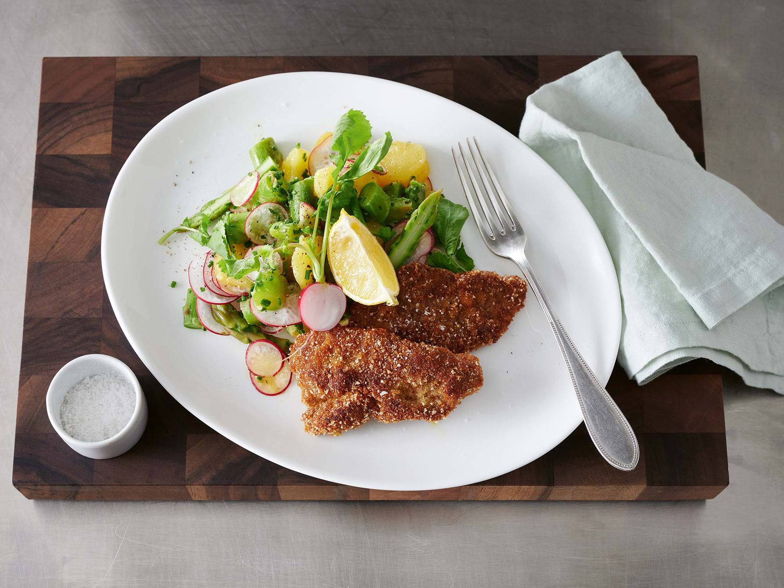 Spargel-Kartoffel-Salat mit panierten Lammschnitzelchen - Annemarie ...