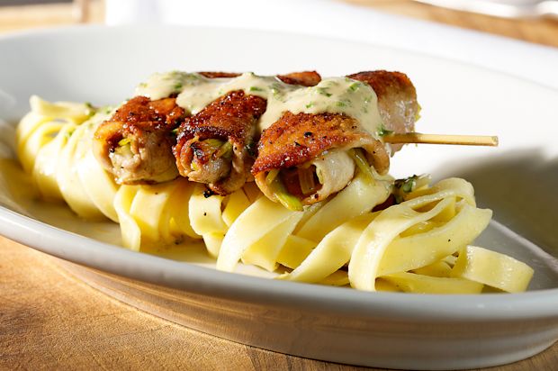 Schweinsfiletröllchen mit Lauch und Parmesan