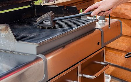 Grillrost reinigen und pflegen