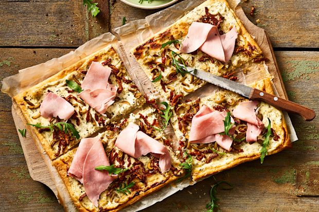 Schnelle Quark-Tarte mit Schinken