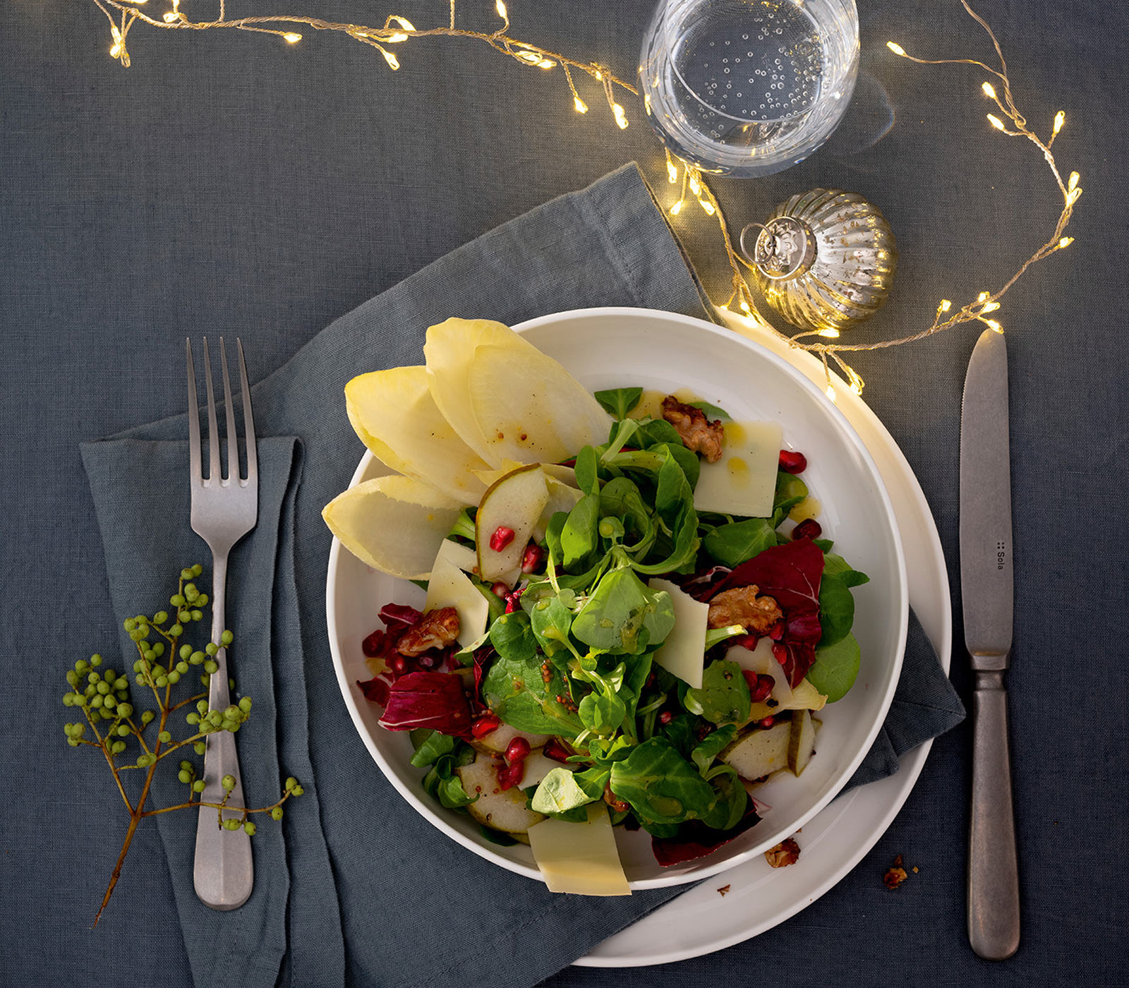 Wintersalat mit Birne Käse und Caramelnüssen Annemarie Wildeisens KOCHEN