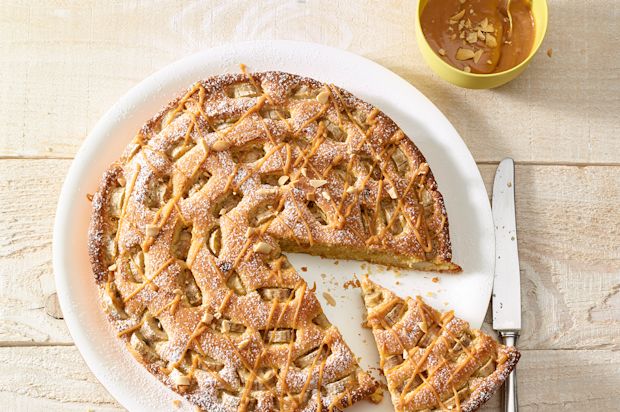 Bananenkuchen mit Erdnuss-Caramel-Sauce