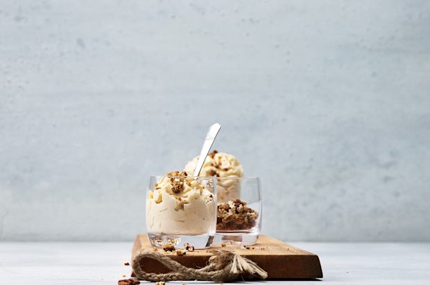 Caramelschaum mit Pekannuss-Krokant