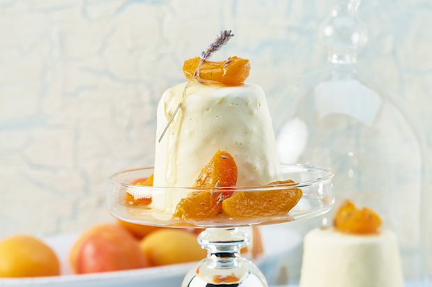 Schafsjoghurt-Parfait mit Honig-Aprikosen