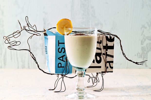 Bananen-Milchshake mit Erdnussbutter
