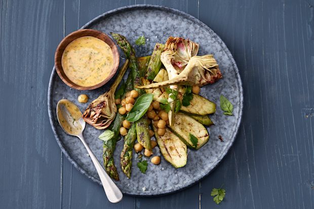 Vegane Mayonnaise mit Gemüse-Antipasti