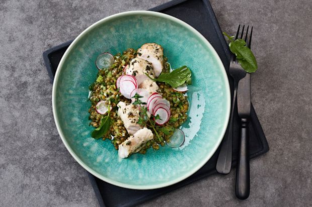 Geräuchertes Kaninchenfilet auf Linsensalat