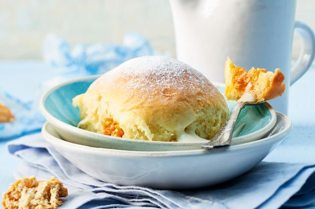 Dampfnudeln mit Aprikosen und Amaretti