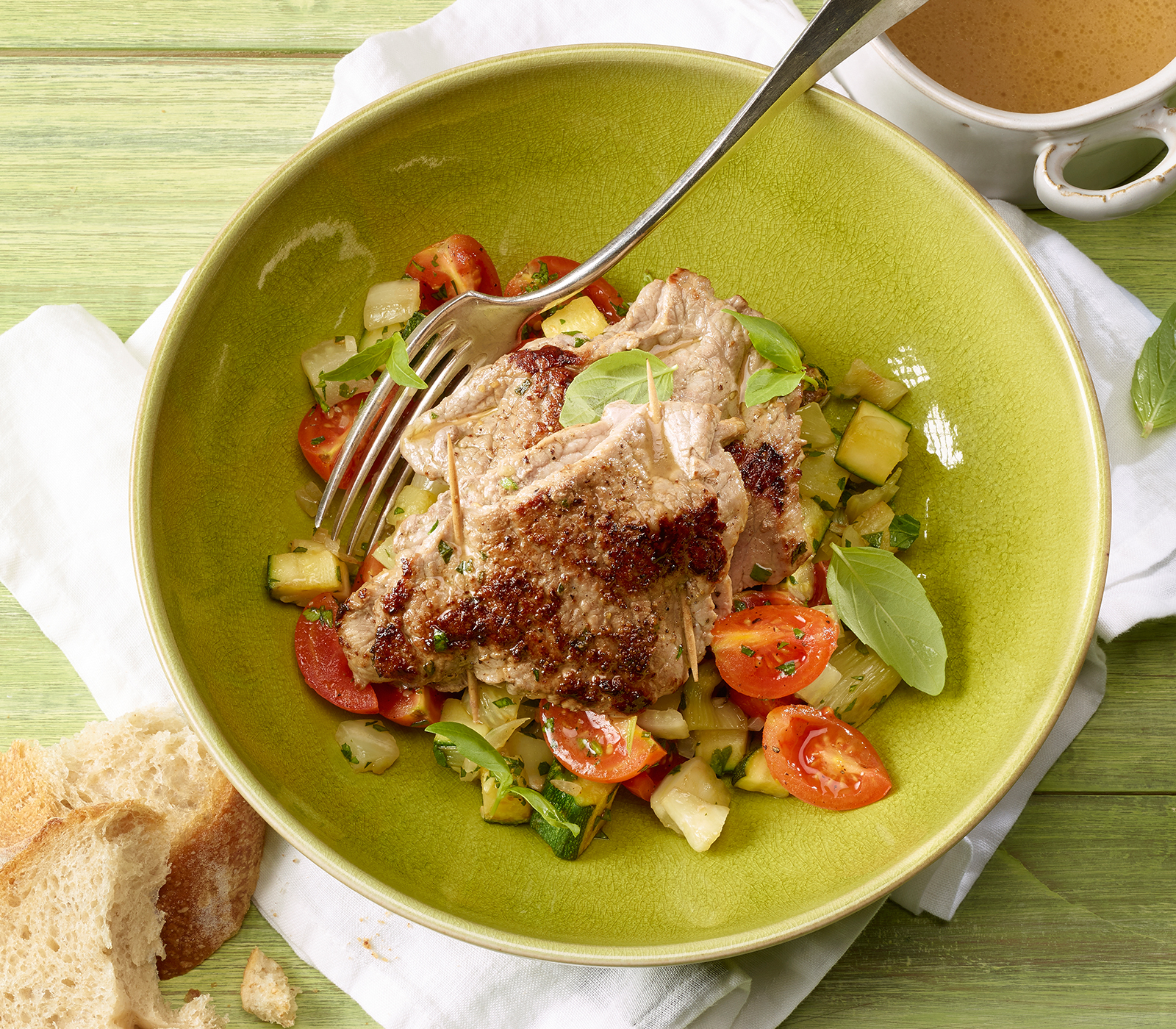 Basilikum-Kalbsschnitzel mit Zucchetti-Fenchel-Gemüse - Annemarie ...