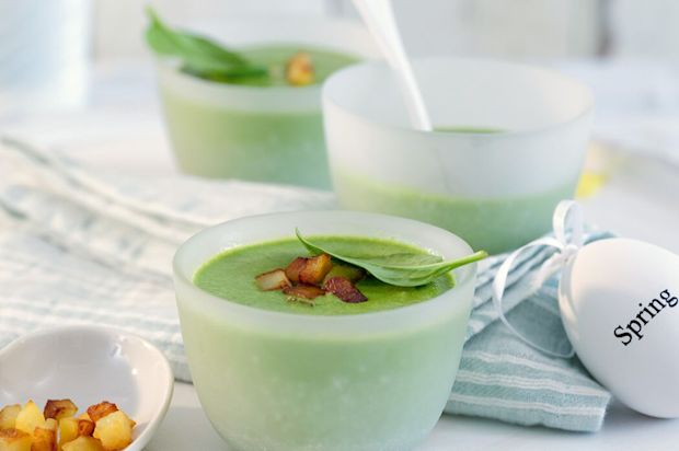 Spinat-Bärlauch-Suppe mit Kartoffel-Croûtons