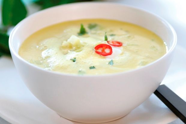 Kalte indische Kichererbsensuppe