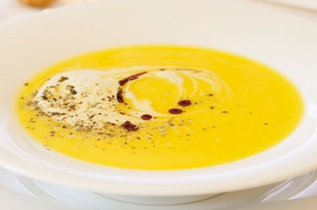 Pfälzerrüeblisüppchen mit Kürbiskernöl