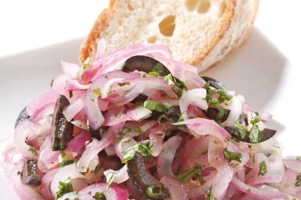 Roter Zwiebelsalat