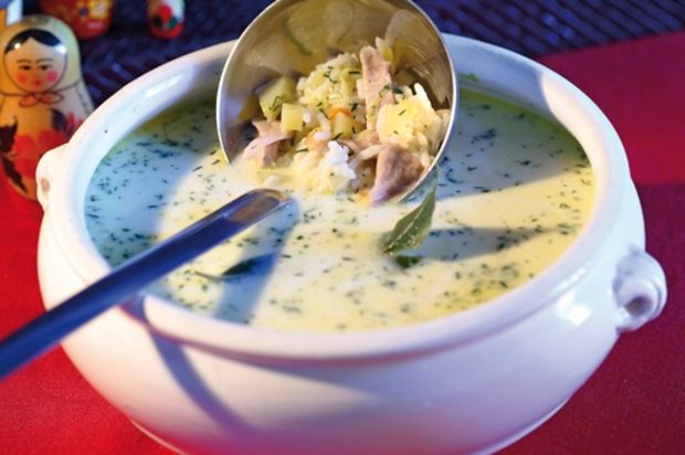 Hühnersuppe mit Essiggurken