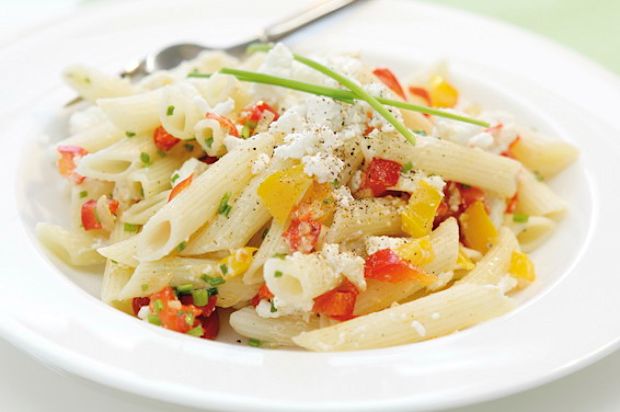 Penne mit Ziegenfrischkäse und Peperoni