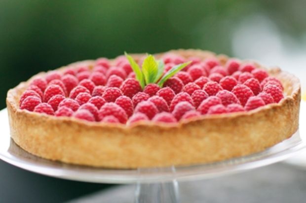Zitronencreme-Tarte mit Himbeeren
