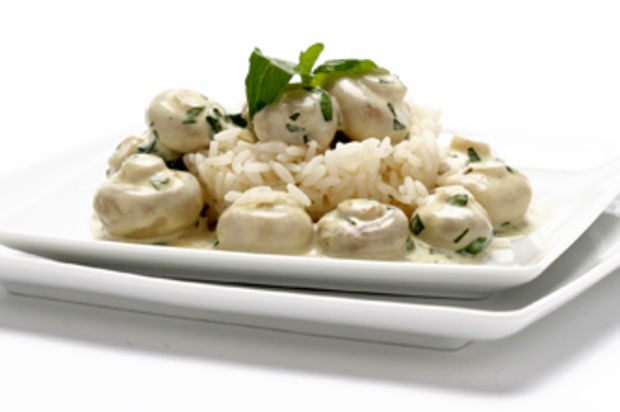 Champignonragout an Basilikumsauce