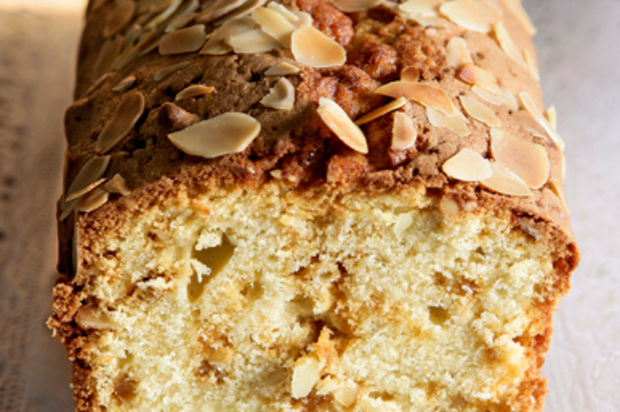 Vanillecake mit caramelisierten Mandeln