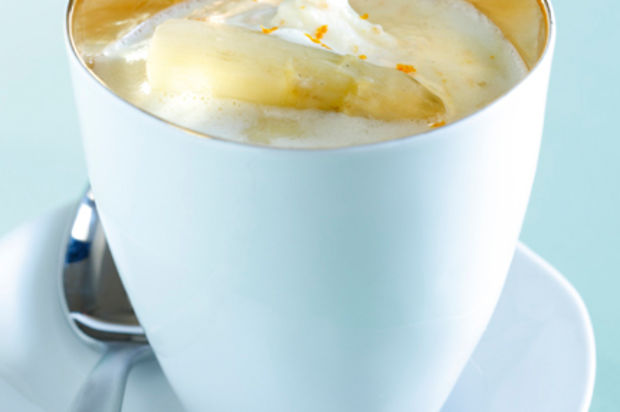 Spargelcreme-Suppe mit Orangen