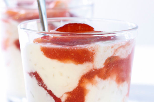 Zitronen-Reis-Creme mit Orangen-Erdbeer-Kompott