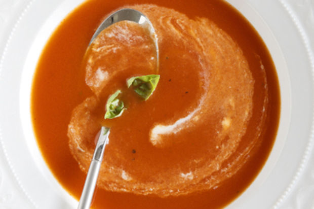 Kaltes Süppchen von Rösttomaten mit griechischem Joghurt