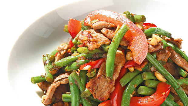 im wok gebratenes schweinsfilet mit grunen bohnen annemarie wildeisens kochen