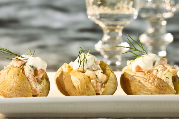 Mini-Kartoffeln mit Tatar von zweierlei Lachs