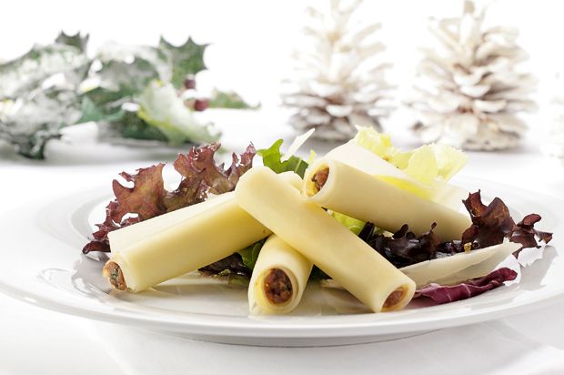 Sbrinzröllchen mit Tatarfüllung
