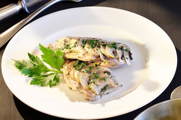 Überbackene Schweinsschnitzel mit Champignons