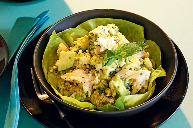 Hirsesalat mit geräuchter Forelle