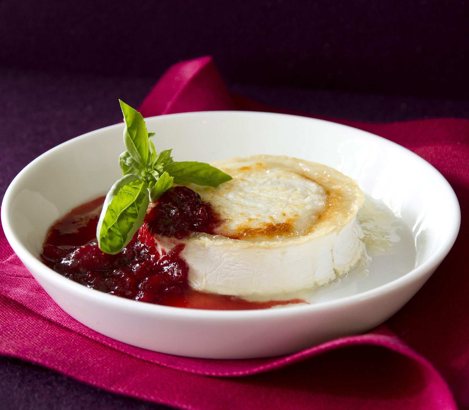 Überbackener Geisskäse mit Erdbeer-Chutney - Annemarie Wildeisens KOCHEN