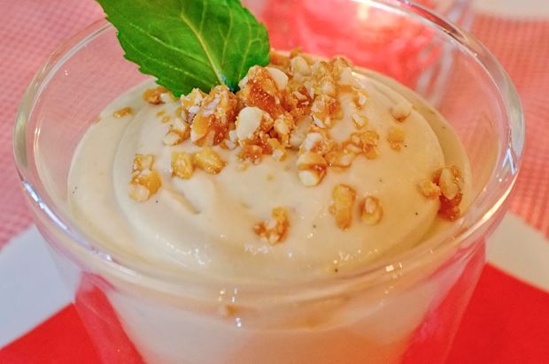 Caramelmousse mit Mandelkrokant