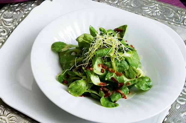 Nüsslisalat mit Kartoffeldressing