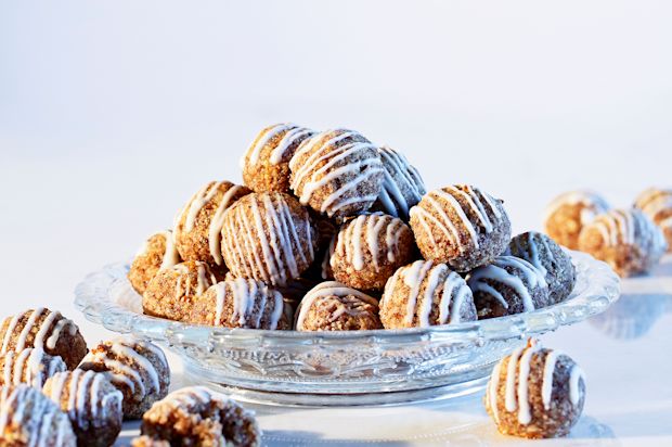 Berner Haselnusslebkuchen-Kugeln