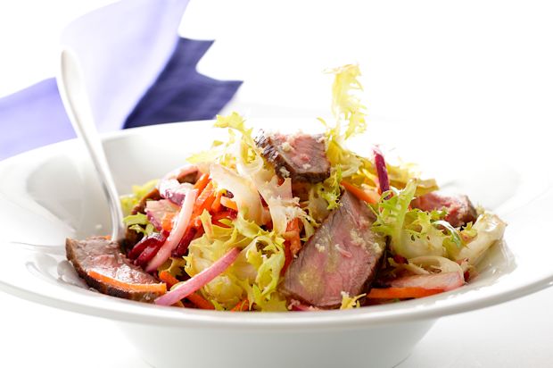 Steak-Salat mit Meerrettich-Vinaigrette