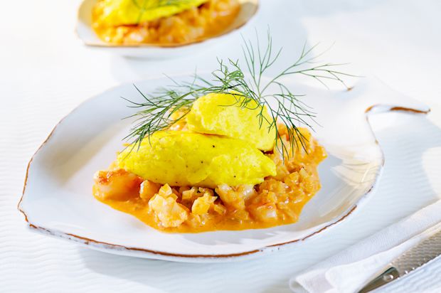 Safran-Fischklösschen an Bouillabaisse-Sauce mit Crevetten