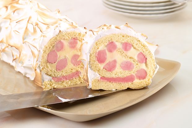 Glace-Roulade im Baisermantel