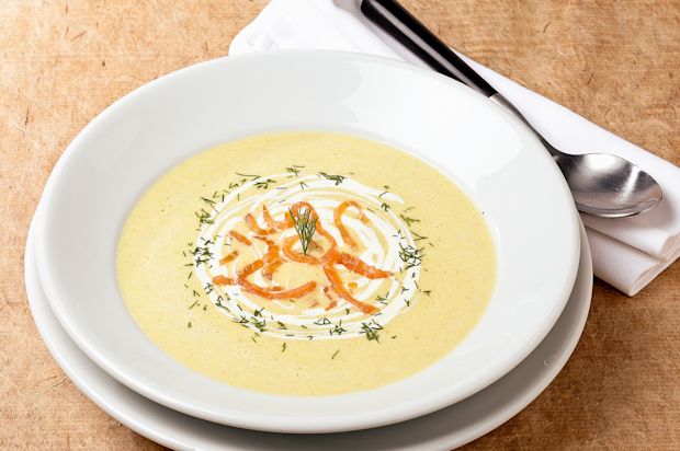 Gurkencremesuppe mit Lachs