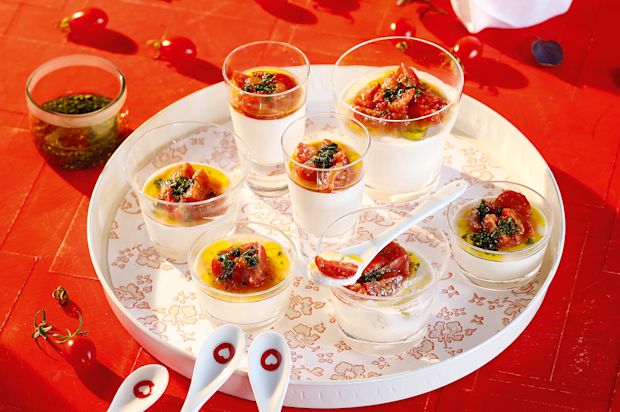 Weisses Tomaten-Mousse im Glas
