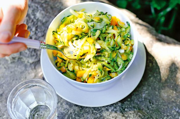 Zucchetti-Mango-Salat