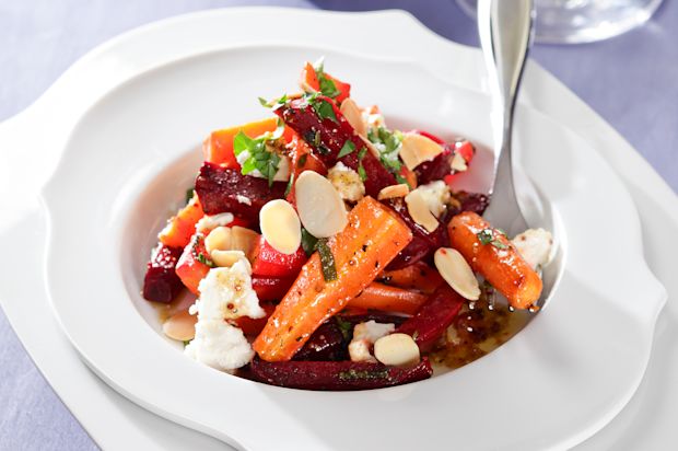 Salat von Rüebli und Randen mit Feta