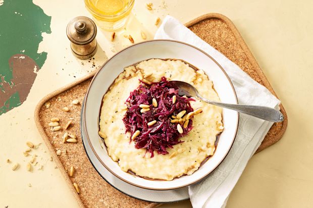 Rotkraut-Risotto mit Balsamico und Pinienkernen