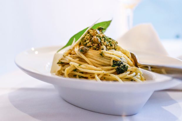 Spaghettini al limone mit Nusspesto