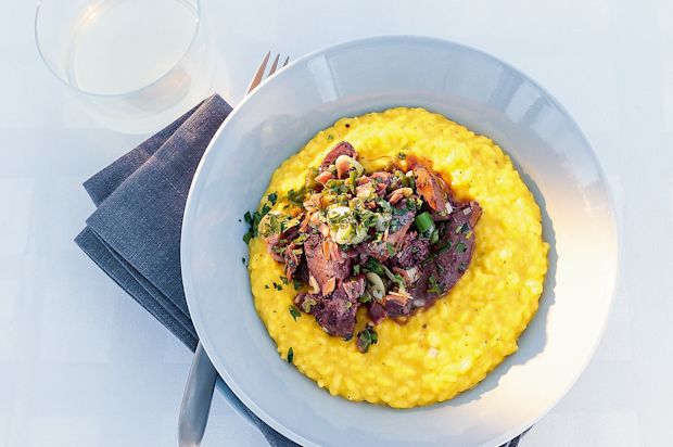 Geflügelleberchen mit Frühlingszwiebeln und Rohschinken